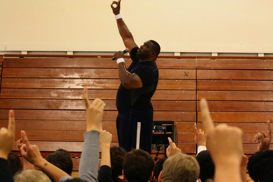 Former NFL player Devin Wyman inspires Carlmont students