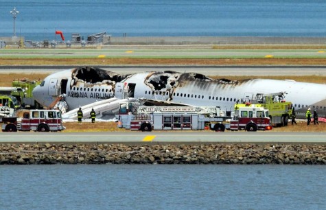SFO crashed plane with foam covering the ground.