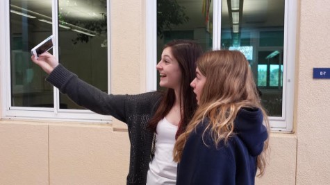 Carlmont students use Snapchat to communicate with friends in a way that many consider more lively and interesting than just text messaging.