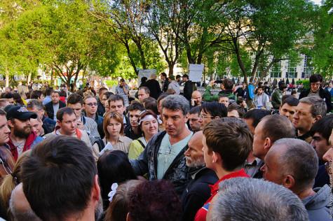 Boris Nemtsov rallies along with citizens against Putins regime.