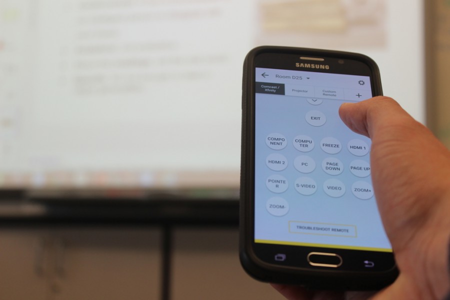 An+app+for+Android+smartphones+allows+students+to+control+a+SMART+Board+from+their+seats.