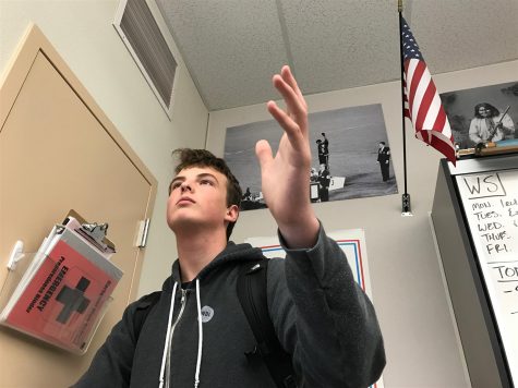 Sophomore Patrick McDonough discusses foreign policy issues at a meeting of Carlmont Model United Nations on Dec. 7, 2016. Every week, the club discusses contentious political crises, and Russia’s growing dominance has been a regular theme of discussion.
