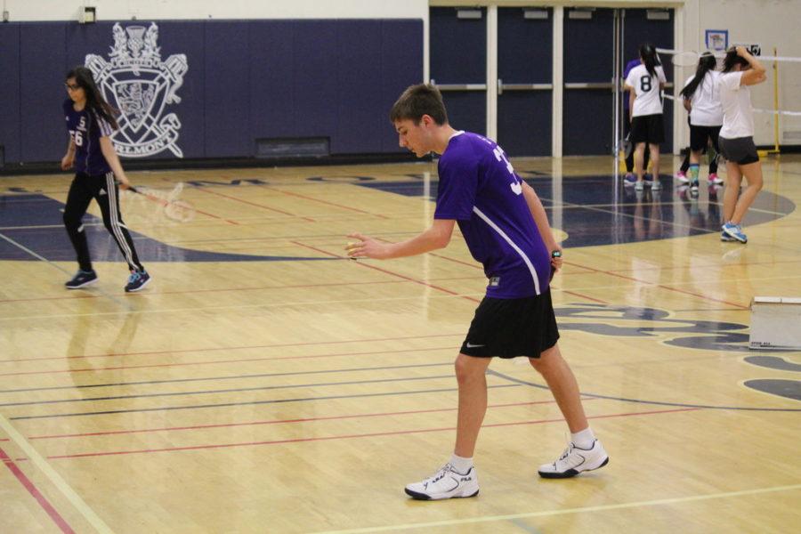 Sequoia ____ ________ lines up his biddy for the serve to his opponent.