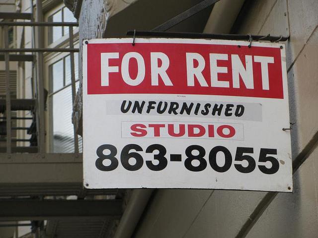 Renting+an+apartment+in+the+Bay+Area+is+costly.+As+such%2C+some+Bay+Area+residents%2C+such+as+teacher+Paula+Washington%2C+create+a+monthly+budgets+to+make+sure+they+budgets+their+income+appropriately+while+living+in+the+expensive+Bay+Area.