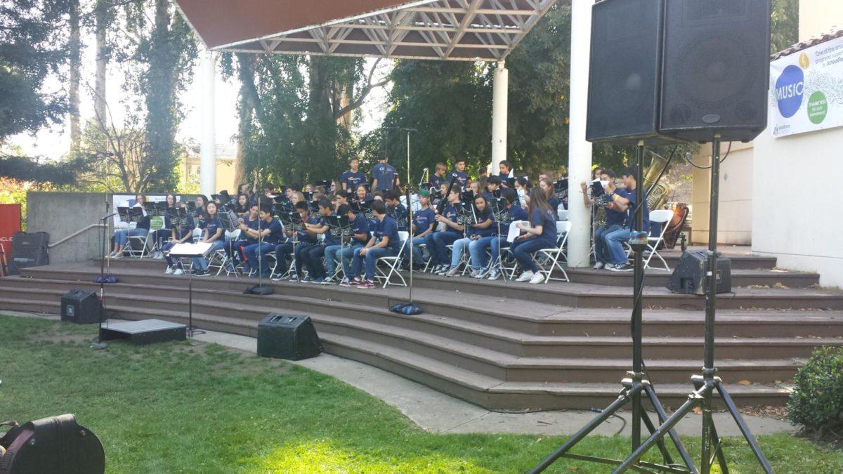 At the Save the Music Festival, the Carlmont Symphonic Band performed on the Oracle Community Stage. The local elementary and middle schools also performed throughout the event.