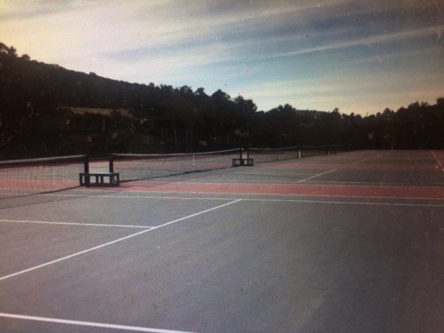 The Carlmont tennis courts were empty due to the smoke from the fires. 
