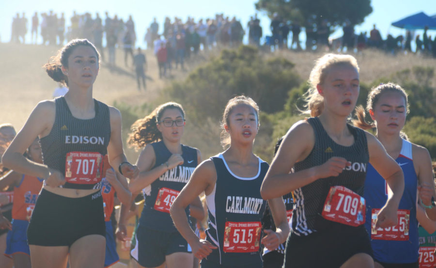 With the sound of a gun, the girls varsity race began with a sharp decline at the Serra Invitation on Saturday 10/6. 