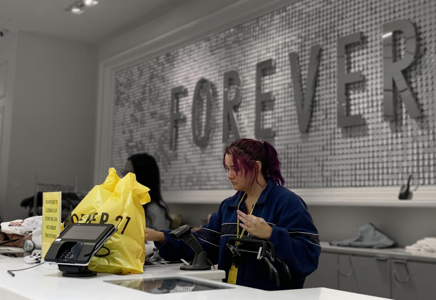 Forever 21 at Outlets of Des Moines may close fast fashion