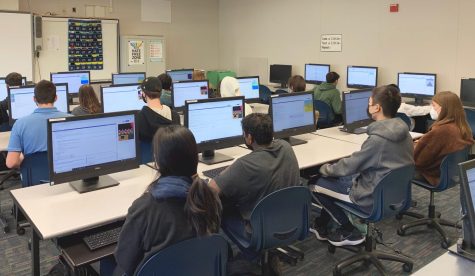 Only 25% of students attending Carlmonts advanced computer science class are female.