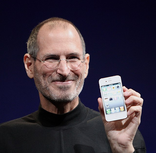 Steve Jobs presents the iPhone 4: a massive advance in terms of iPhone design. Not much has changed since Jobs passed away.