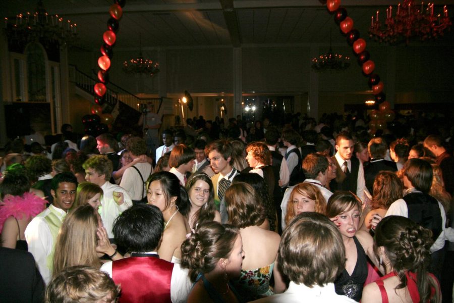 Students enjoy their prom night.
