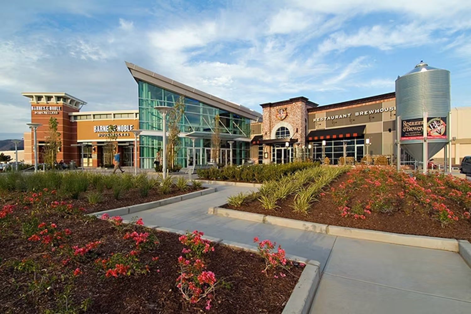 Shopping Mall in Silicon Valley During Pandemic