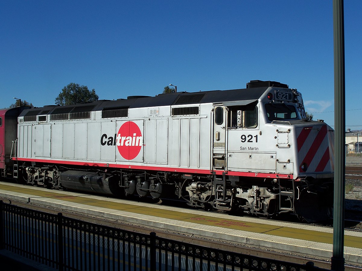 A+regular+Caltrain+Diesel+Train.+This+is+commonly+seen+throughout+the+Bay+Area.
