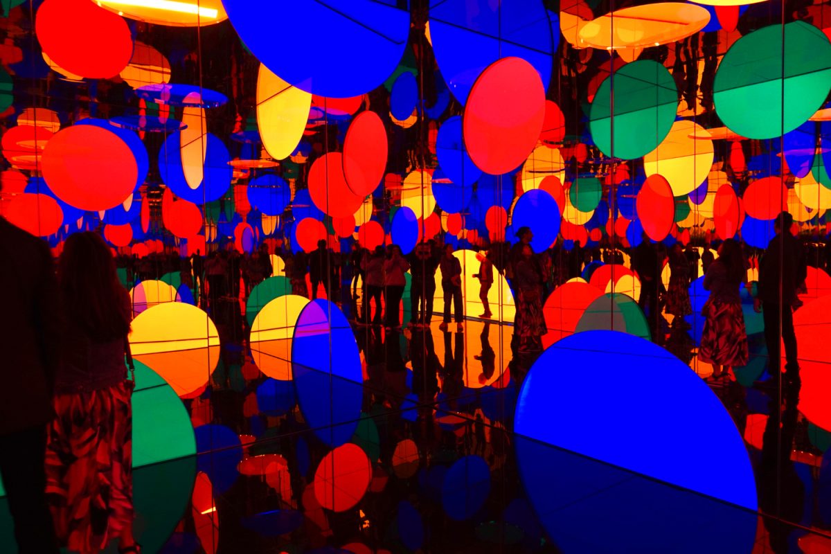 This is an image of the Dreaming of Earth’s Sphericity, I Would Offer My Love exhibit by Yayoi Kusama.