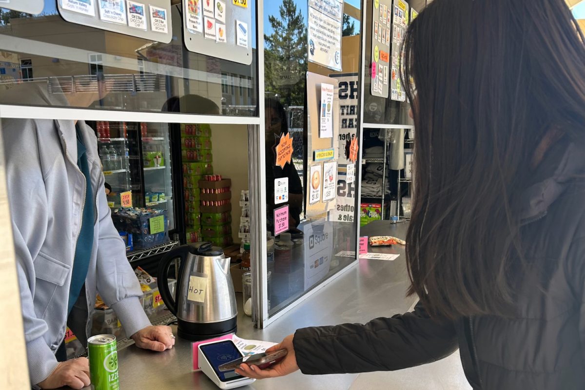 Carlmont's student store offers seasonal items and extended working hours, which increases purchases and student satisfaction. The extended hours accommodate sports games throughout the seasons. "A lot more people will purchase items, especially those who already go to the student store often. The store hours will be tailored to more people who want food during those time frames,” said Jaysie Ho, a sophomore.