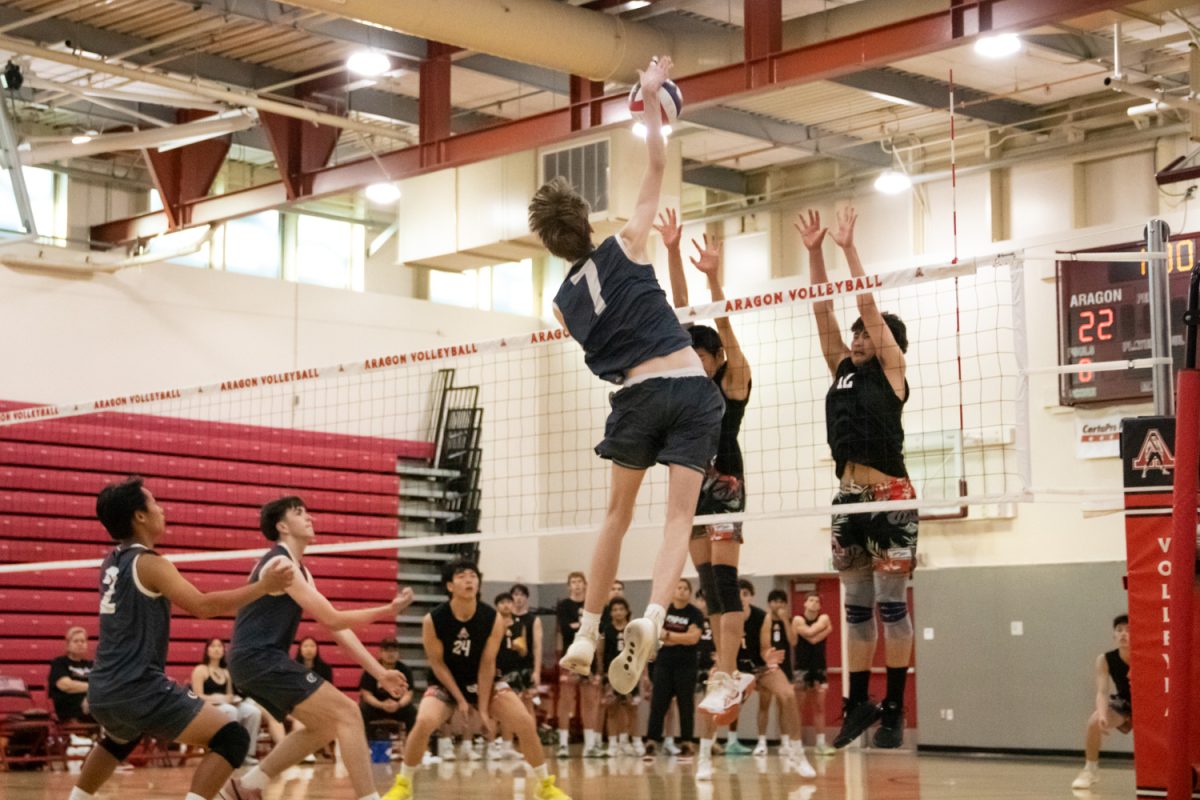 Sophomore Patrick Keho jumps to spike the ball. Keho was a key part of the Scots’ offense and recorded 16 kills. As a team, the Scots’ offense was more effective than the Dons’ initiative, playing a large role in their win.