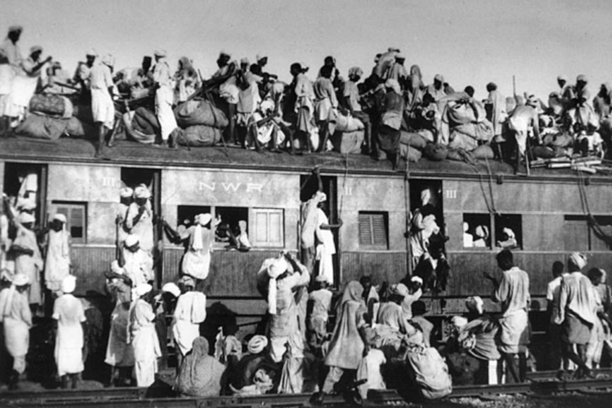 The crowded train reflects the chaos that was caused by the Partition of India. Migrants fled violence, religious ostracization, and many were unfortunately permanently displaced.  